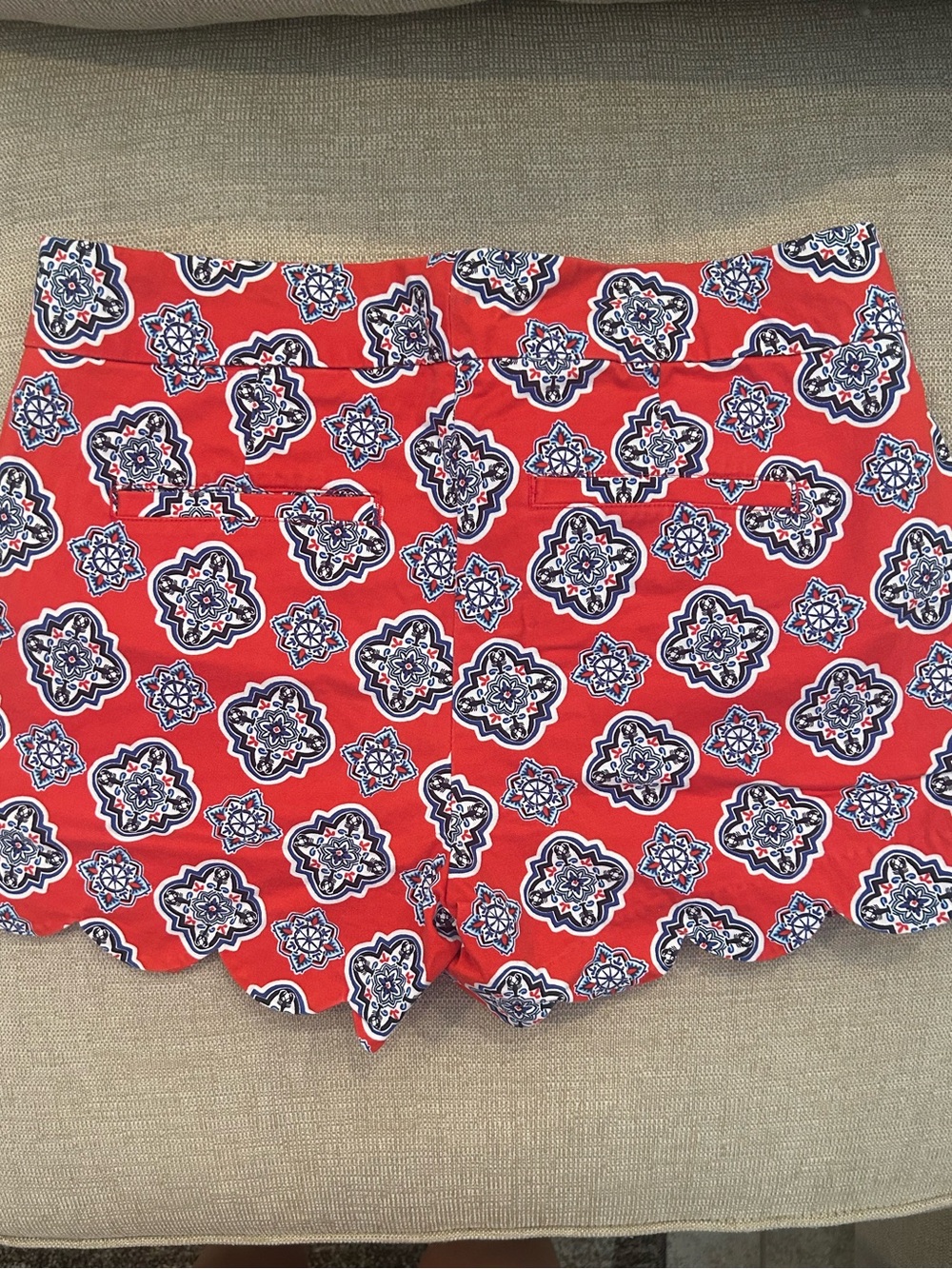 Crown & Ivy Red Patterned Scallop Hem Women's Shorts - Picture 3 of 3